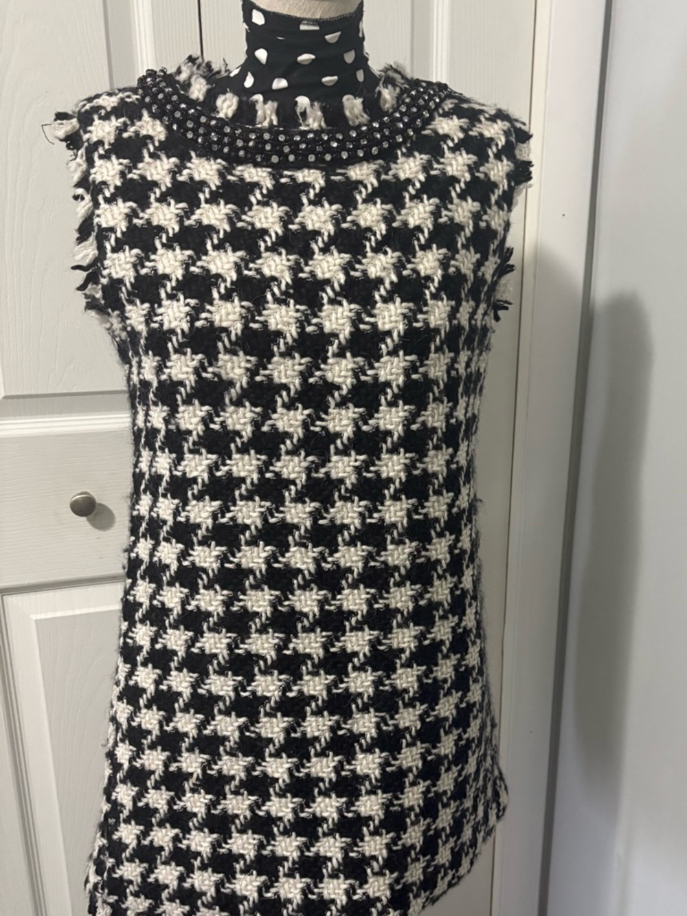 Black and White Houndstooth Sleeveless Knit Dress